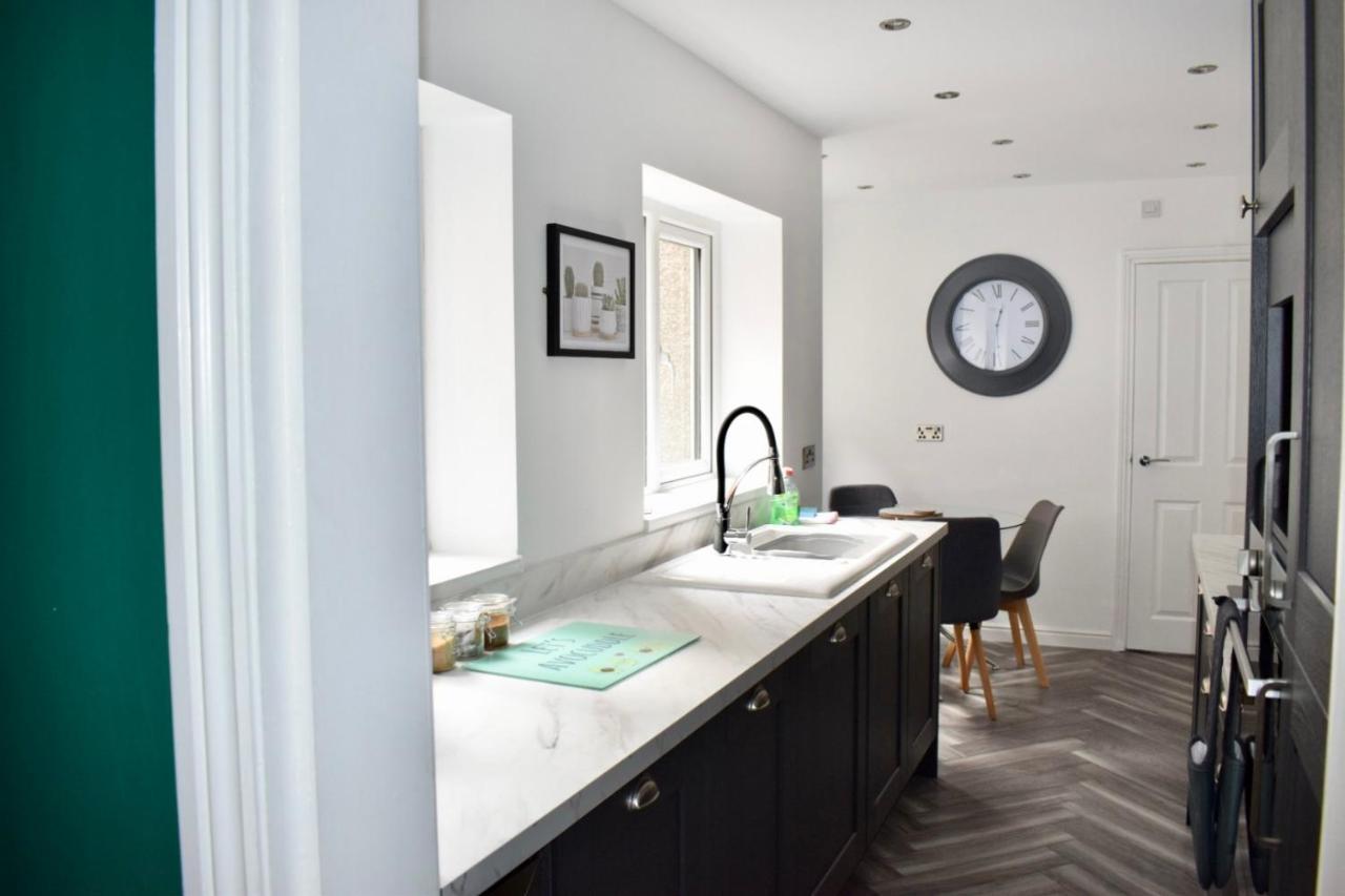 Apartment Hot Tub, Free Parking, Near Shops & Restaurants, Location 1m To Jesmond