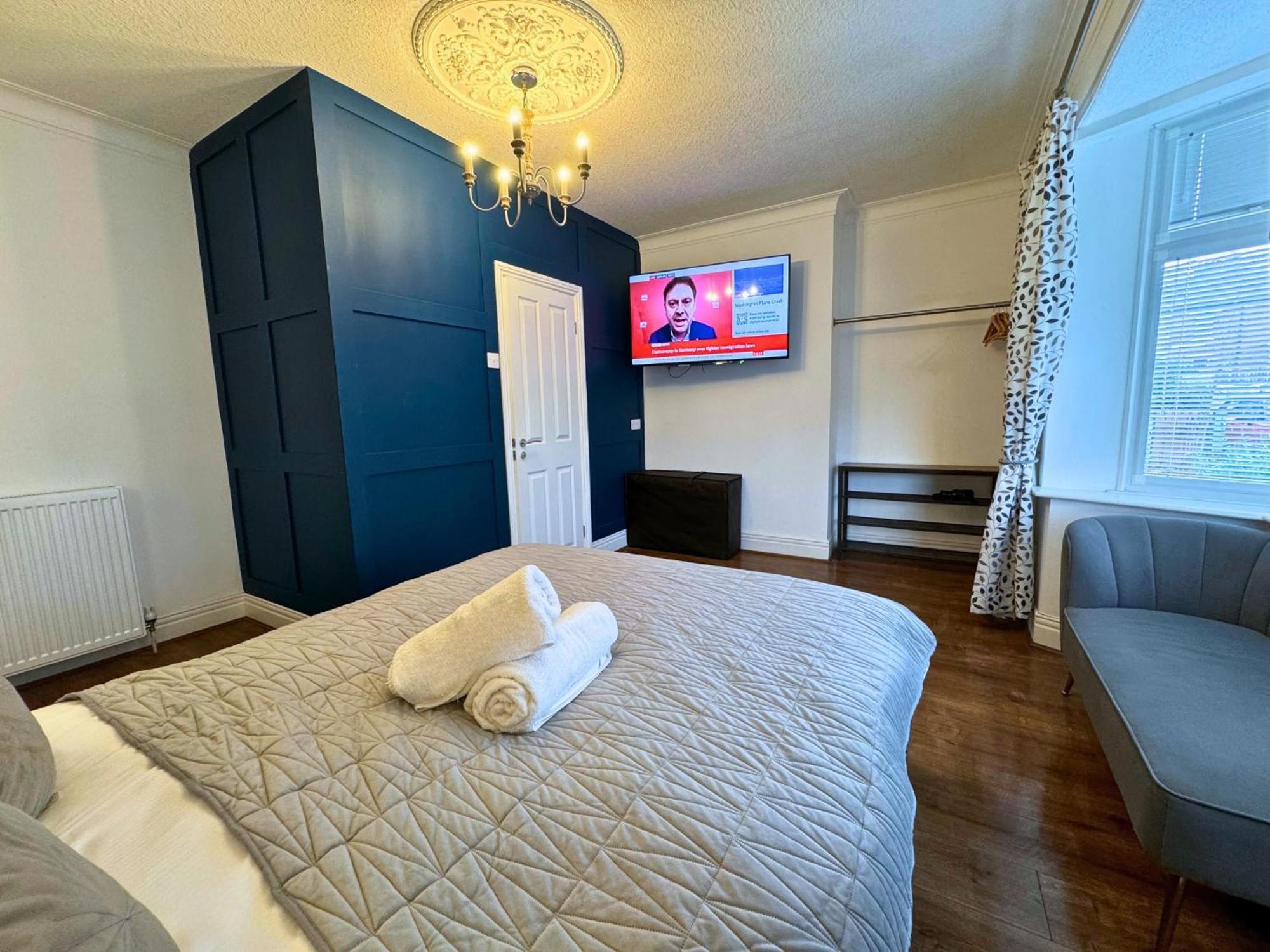 Hot Tub, Free Parking, Near Shops & Restaurants, Location 1m To * Jesmond