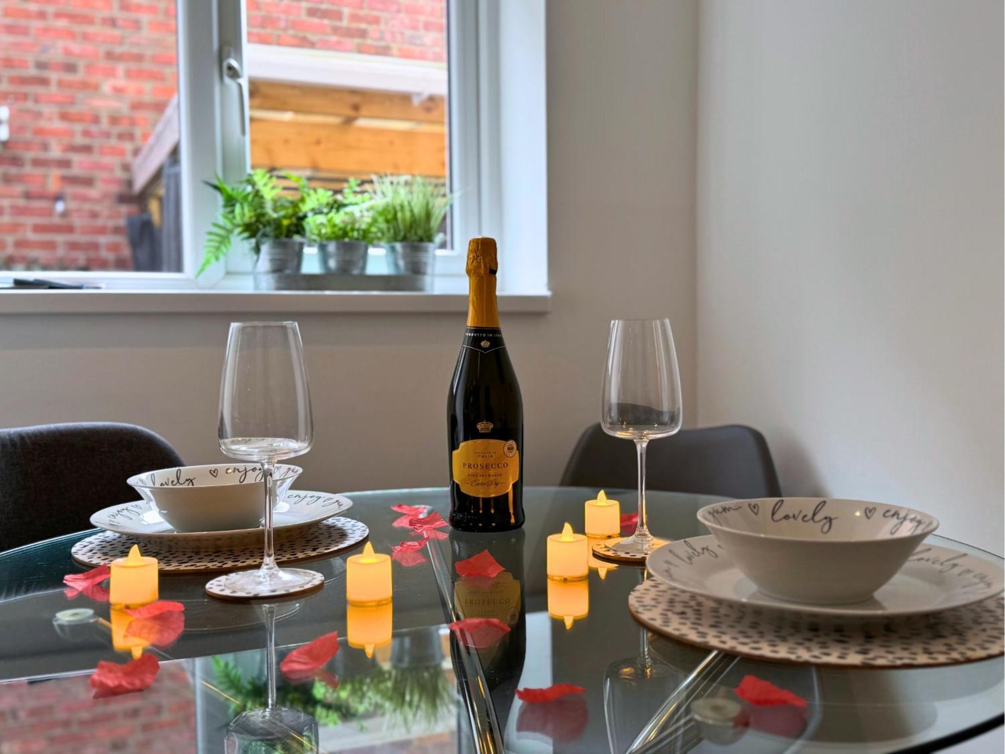 Apartment Hot Tub, Free Parking, Near Shops & Restaurants, Location 1m To Jesmond